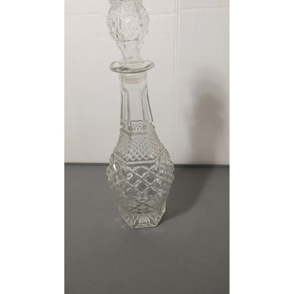 Glass Decanter Unisex OS Clear Excellent Diamond Cut Vintage Barware
